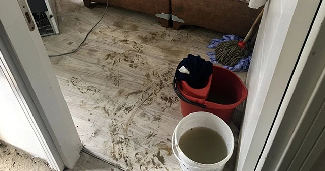Arnavutköy’de evleri su bastı