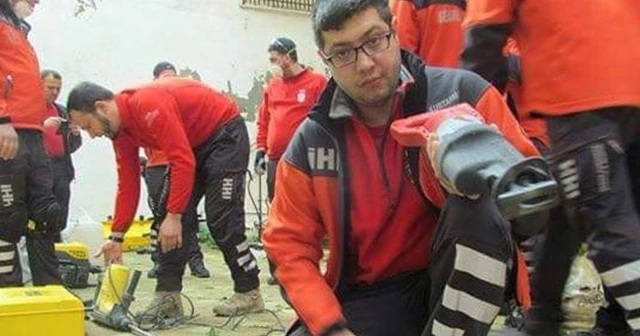 Avlanmak için girdiği denizde boğuldu