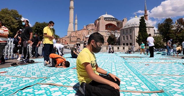 Ayasofya-i Kebir Cami-i Şerifi&#039;ne ziyaretler devam ediyor