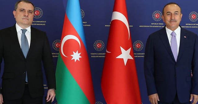 Azerbaycan Dışişleri Bakanı Bayramov&#039;dan mevkidaşı Çavuşoğlu&#039;na doğal gaz rezervi keşfi tebriği