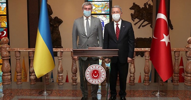 Bakan Akar, Ukrayna Başbakan Yardımcısı Urisky ile bir araya geldi