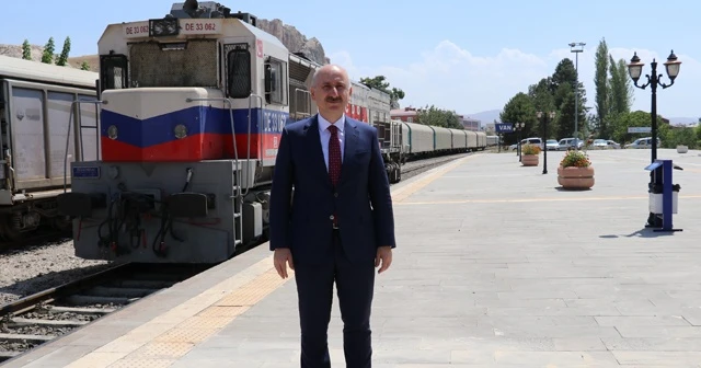 Bakan Karaismailoğlu: 'Van bölgesinde 9 milyar TL civarında proje yapıldı'
