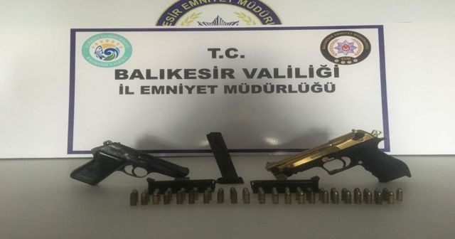 Balıkesir&#039;de polis 6 silah ele geçirdi