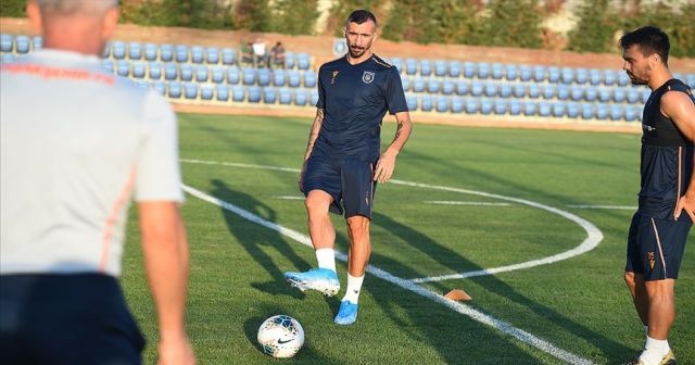 Başakşehir, Mehmet Topal ile devam kararı aldı