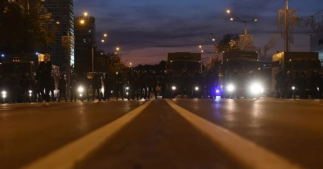 Belarus'ta Lukaşenko karşıtları ve taraftarları gösteri düzenledi