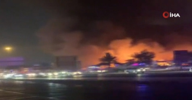 Birleşik Arap Emirlikleri&#039;nde çarşıda korkutan yangın
