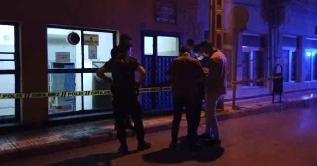 Birlikte yaşadığı adam tarafından bıçaklanan kadın ağır yaralandı