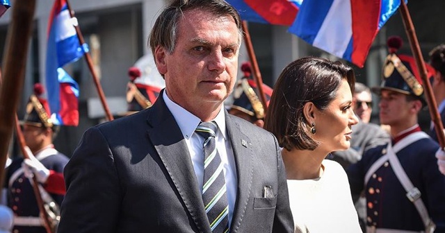 Bolsonaro, eşinin banka hesabını soran muhabire yumruk atmak istediğini söyledi