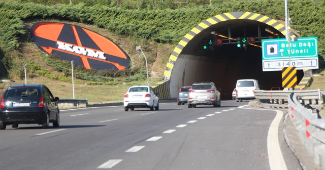 Bolu’da bayram tatili dönüşü TEM’de trafik yoğunluğu