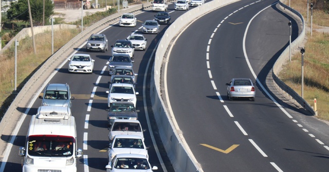 Bolu Dağı Tüneli’nden bayram tatili boyunca 621 bin 736 araç geçti