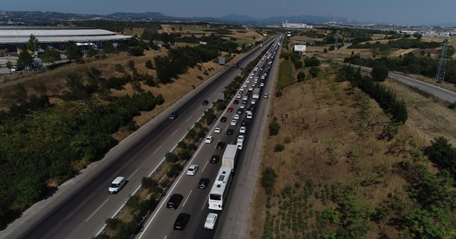 Bursa’da yollarda bayram yoğunluğu