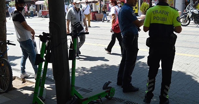 Çarşı ortasında elektrikli scooter kazası: 2 yaralı