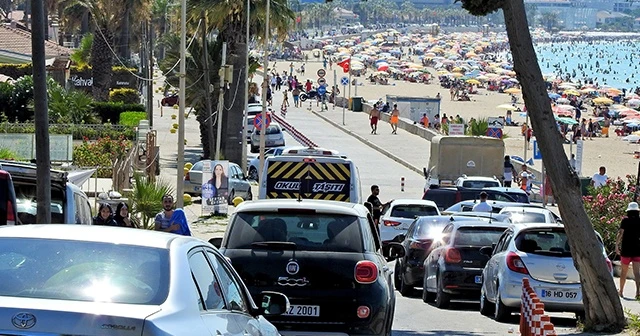 Çeşme'de bayram yoğunluğu