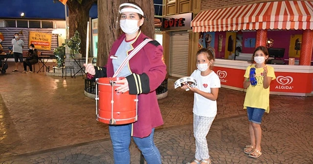 Çocuklar aileleriyle birlikte Zafer Bayramı'nı coşkuyla kutlayacak