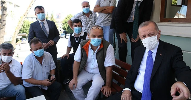 Cumhurbaşkanı Erdoğan’dan taksi durağına ziyaret