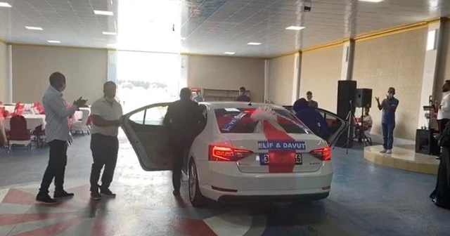 Damat gelini araçla dans pistine kadar getirdi