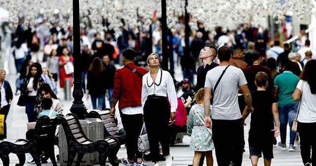 Dünya genelinde Kovid-19 tespit edilen kişi sayısı 21 milyon 617 bini geçti