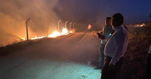 Eğlencede atılan havai fişek yangına sebep oldu