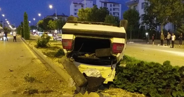 Elazığ’da otomobil takla attı: 2 yaralı