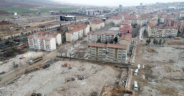 Elazığ ve Malatya&#039;daki depremden etkilenenlerin elektrik ve doğal gaz faturaları 3 ay ertelenecek