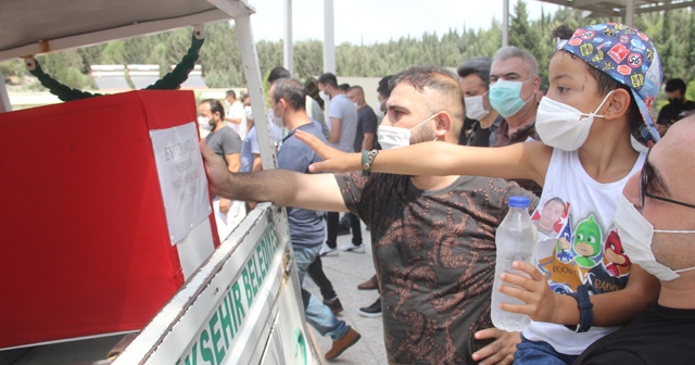 Evinde ölü bulunan özel harekat polisi toprağa verildi