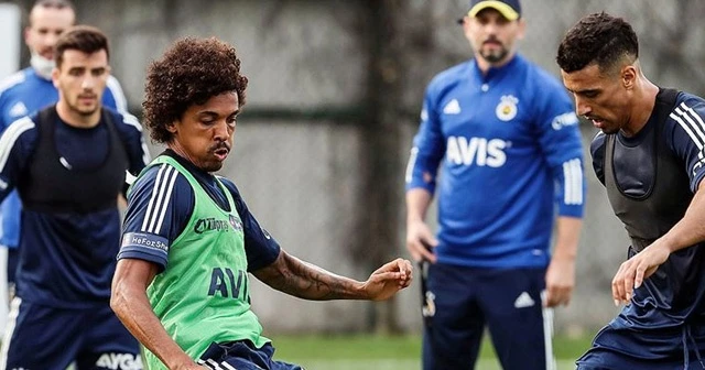 Fenerbahçe'de yeni sezon mesaisi sürüyor