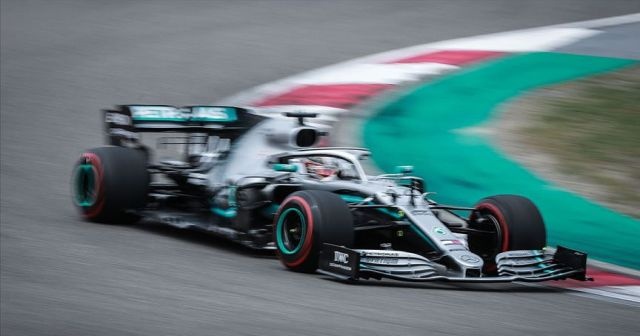 Formula 1&#039;de Hamilton&#039;dan üst üste üçüncü zafer