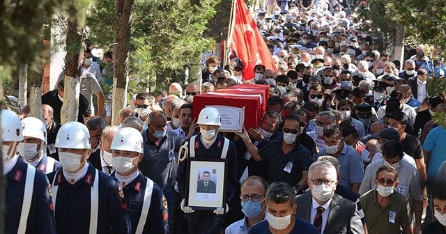 Giresun&#039;daki selde şehit düşen Uzman Çavuş Kıran son yolculuğuna uğurlandı