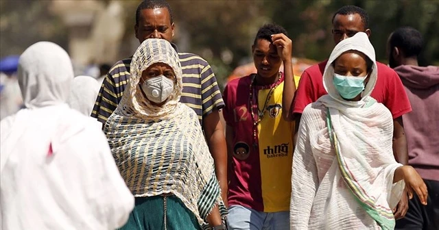 Güney Afrika Cumhuriyeti'nde Kovid-19 vaka sayısı 569 bine yaklaştı