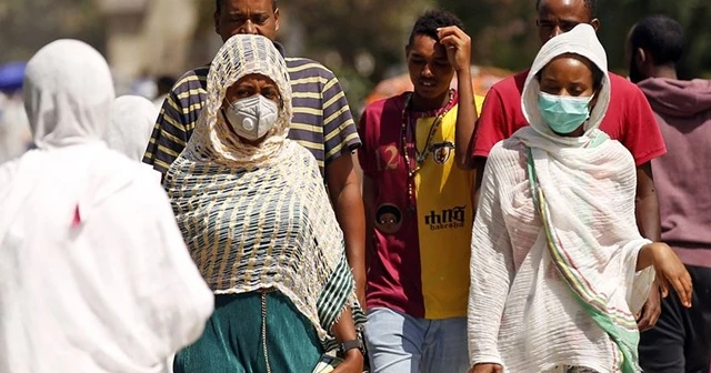 Güney Afrika Cumhuriyeti'nde Kovid-19 vaka sayısı 589 bini geçti