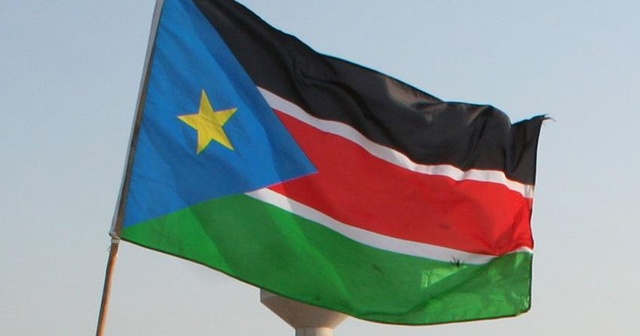 Güney Sudan&#039;da kargo uçağı düştü: 4 ölü