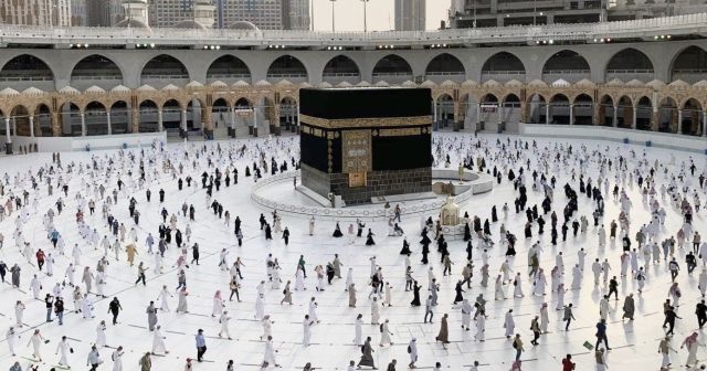 Hacılar veda tavafı için Mescid-i Haram’da