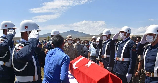 Hayatını kaybeden asker son yolculuğuna uğurlandı