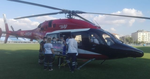 Helikopter 2 günlük bebek için havalandı