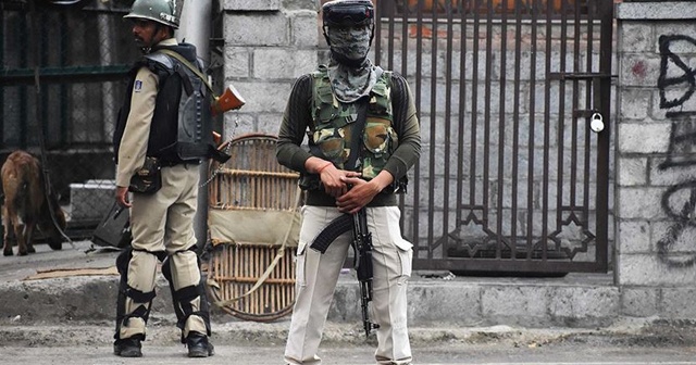 Hindistan, Cammu Keşmir&#039;den 10 bin paramiliter askeri geri çekiyor