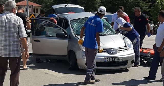 Isparta&#039;da otomobil ve kamyon çarpıştı: 2 yaralı