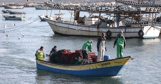 İsrail Gazzeli balıkçıların avlanma mesafesini düşürdü