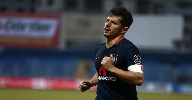 İstanbul Başakşehir Futbol Kulübü&#039;nden Emre Belözoğlu&#039;na teşekkür mesajı