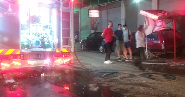 İzmir&#039;de LPG bakım servisinde patlama