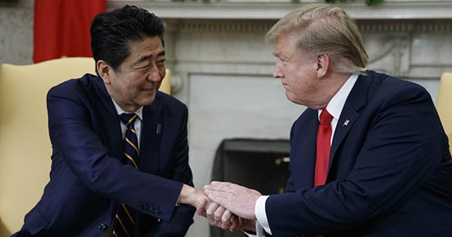 Japonya Başbakanı Abe ve ABD Başkanı Trump'tan istifa görüşmesi