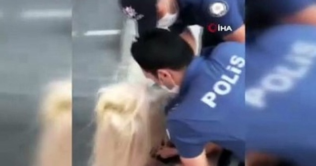 Kadıköy&#039;deki gözaltı olayında 2 polis göreve iade edildi