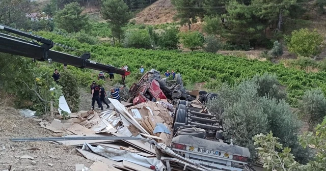 Kahramanmaraş’ta kontrolden çıkan tır dere yatağına uçtu: 1 ölü
