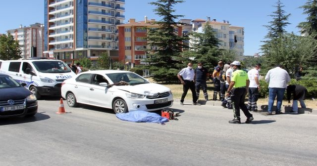 Karşıya geçmek isteyen yayaya otomobil çarptı: 1 ölü