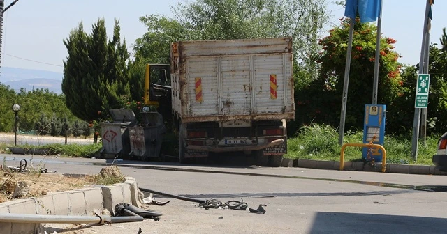 Kendi kullandığı kamyonun altında kalan genç hayatını kaybetti