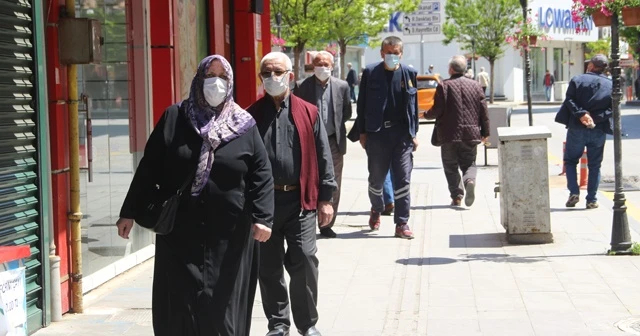 Kırıkkale'de 65 yaş üstünün sokağa çıkma saatleri sınırlandırıldı