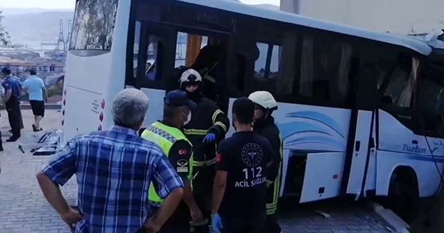 Kocaeli'de askerleri taşıyan araç kaza yaptı