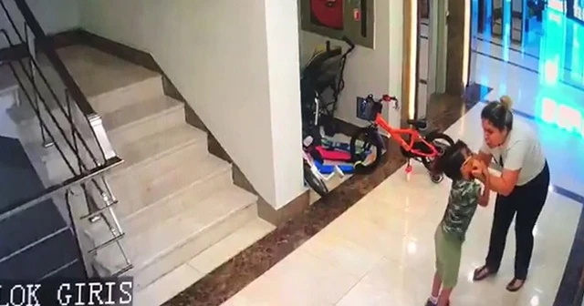 Komşu çocuğuna “köpeğimle oynama” dayağı