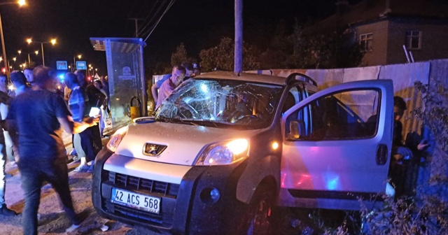 Konya’da kamyonet ile hafif ticari araç çarpıştı: 3 yaralı