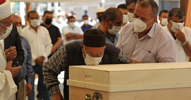 Korona virüsten vefat eden belediye başkanı defnedildi