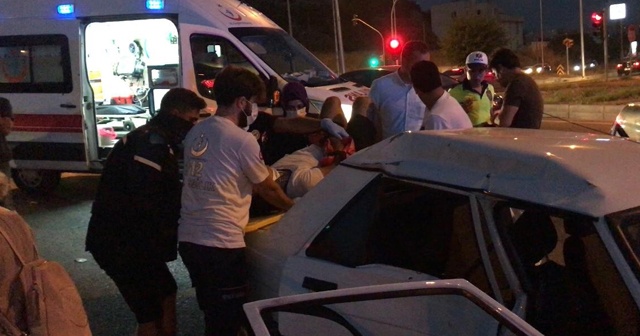 Kuşadası&#039;nda trafik kazası: 1’i çocuk 4 yaralı